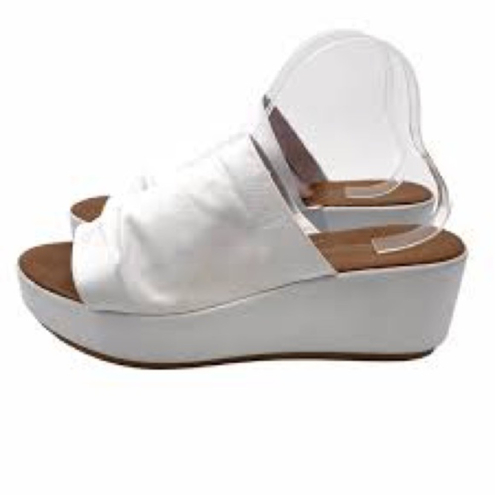 Leather White Slider platform.